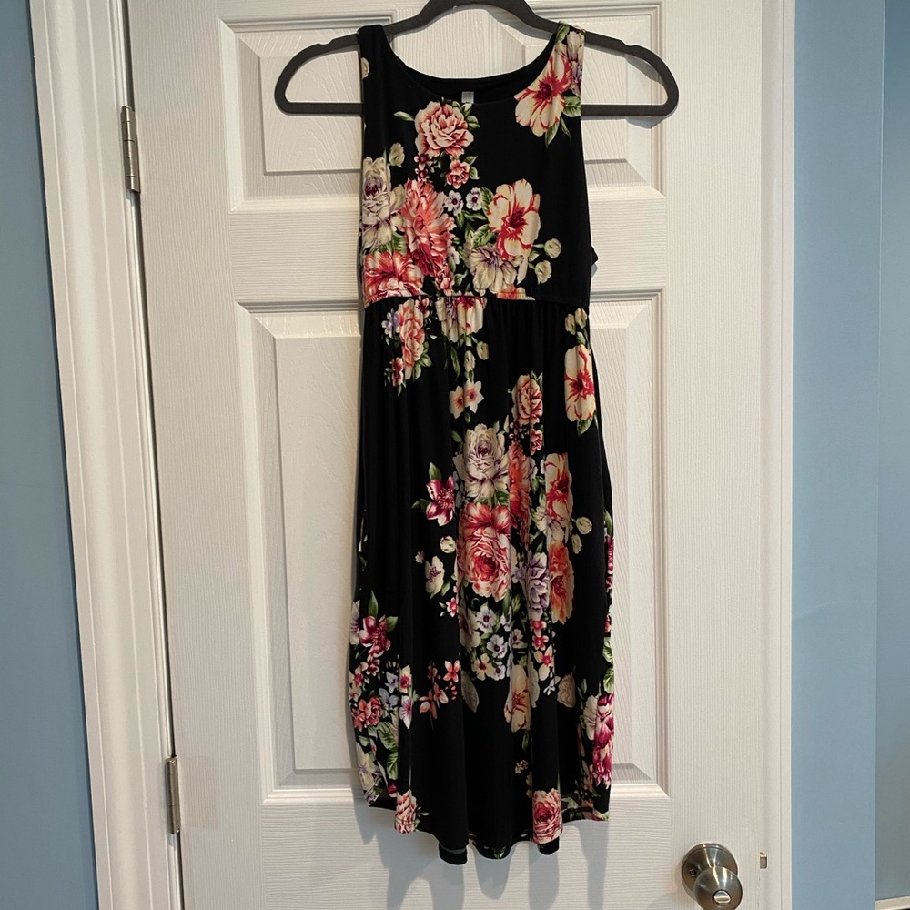 Emerald - black floral L dress